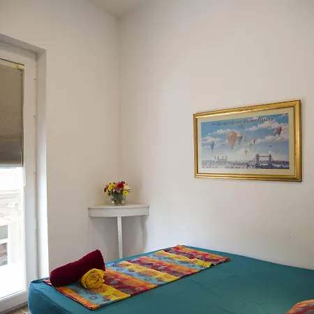 Marco Polo Party Hostel-2