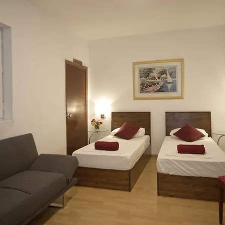 Marco Polo Party Hostel-2
